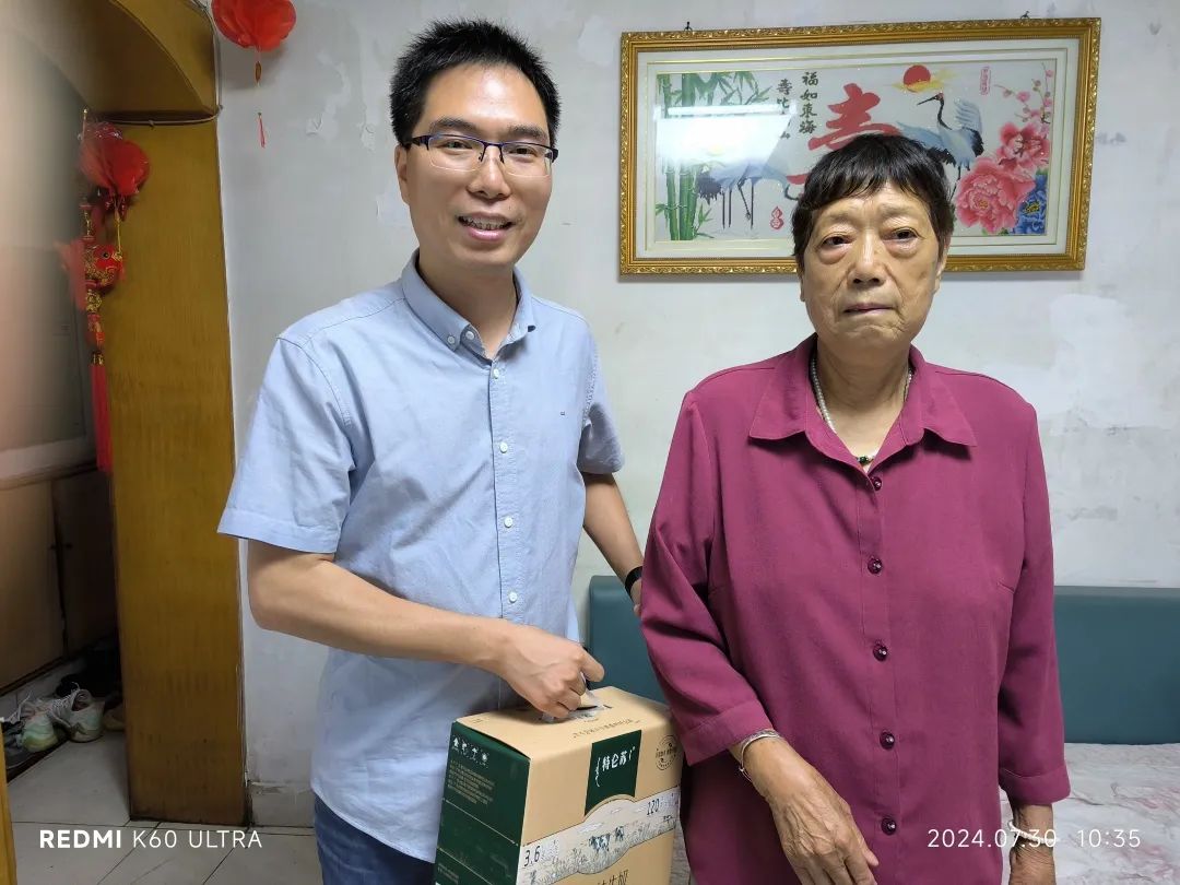 市七中开展“八一”走访慰问活动
